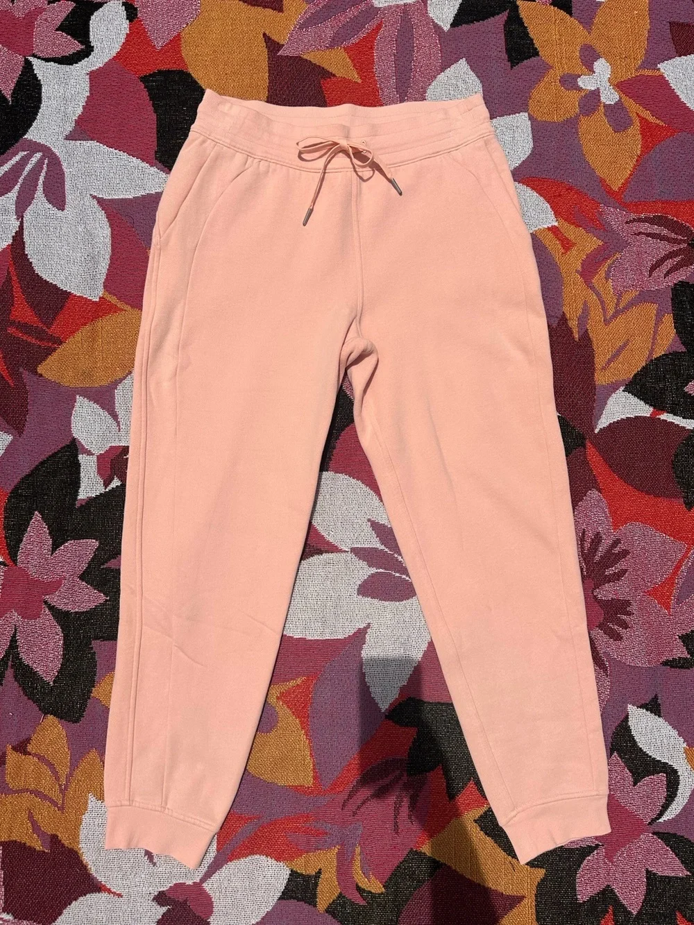 Lululemon Scuba High Rise Jogger 7/8 Length Peach Satin